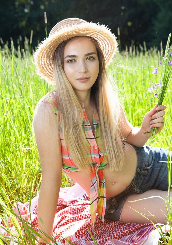 Нина, 21
